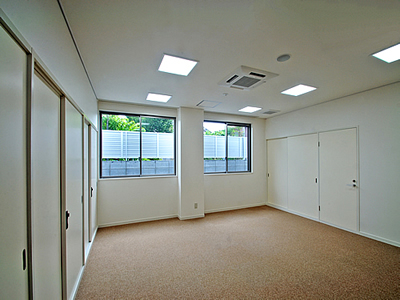 いづのめ教団山口研修センター1階多目的室イメージ写真