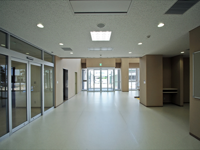 厚狭地区複合施設整備事業（主棟）１階玄関ホールイメージ写真