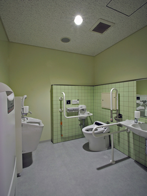 厚狭地区複合施設整備事業（主棟）１階多目的便所イメージ写真