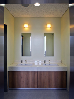 厚狭地区複合施設整備事業（主棟）２階男子便所手洗いイメージ写真