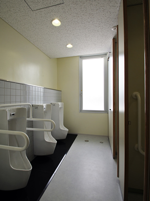 厚狭地区複合施設整備事業（主棟）２階男子便所イメージ写真