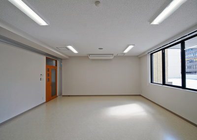 学校法人宇部学園慶進中学校・高等学校４号館 １階会議室イメージ写真