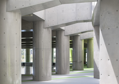 山口きらら博記念公園水泳プールプールサイド(サブプール)イメージ写真