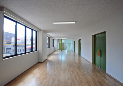 学校法人宇部学園慶進中学校・高等学校体育館２階ホールイメージ写真