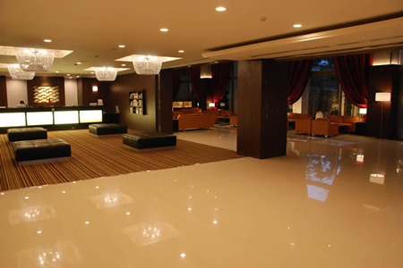 国際ホテル宇部　１階ロビー ティーラウンジイメージ写真