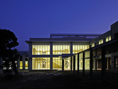 厚狭地区複合施設整備事業（主棟）夜景（ラウンジ）イメージ写真