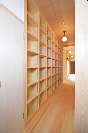 壇信徒会館庫裡廊下本棚イメージ写真