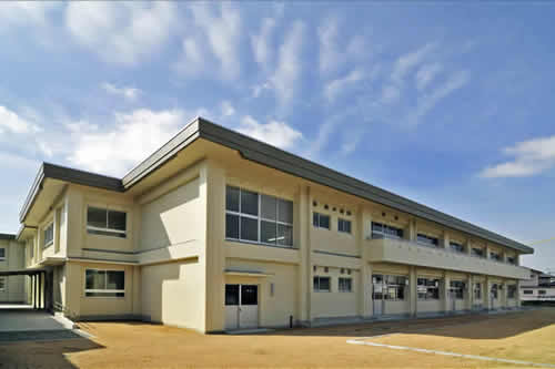 山口県立宇部総合支援学校実習棟外観全景（北東面）イメージ写真